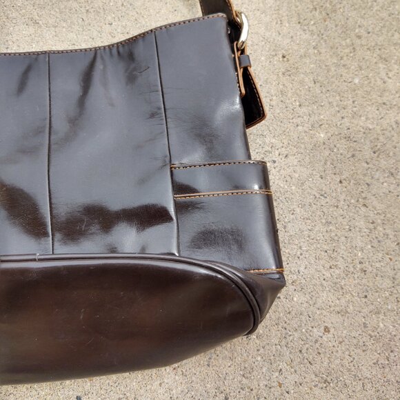 XOXO BROWN PATENT LEATHER BUCKET STYLE SHOULDER BAG SIDE POCKETS - Picture 5 of 6